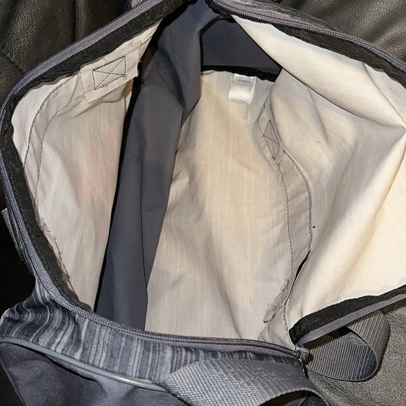 Adidas Medium Sized Pink & Grey Duffle Gym Bag long strap zippers - Picture 5 of 5